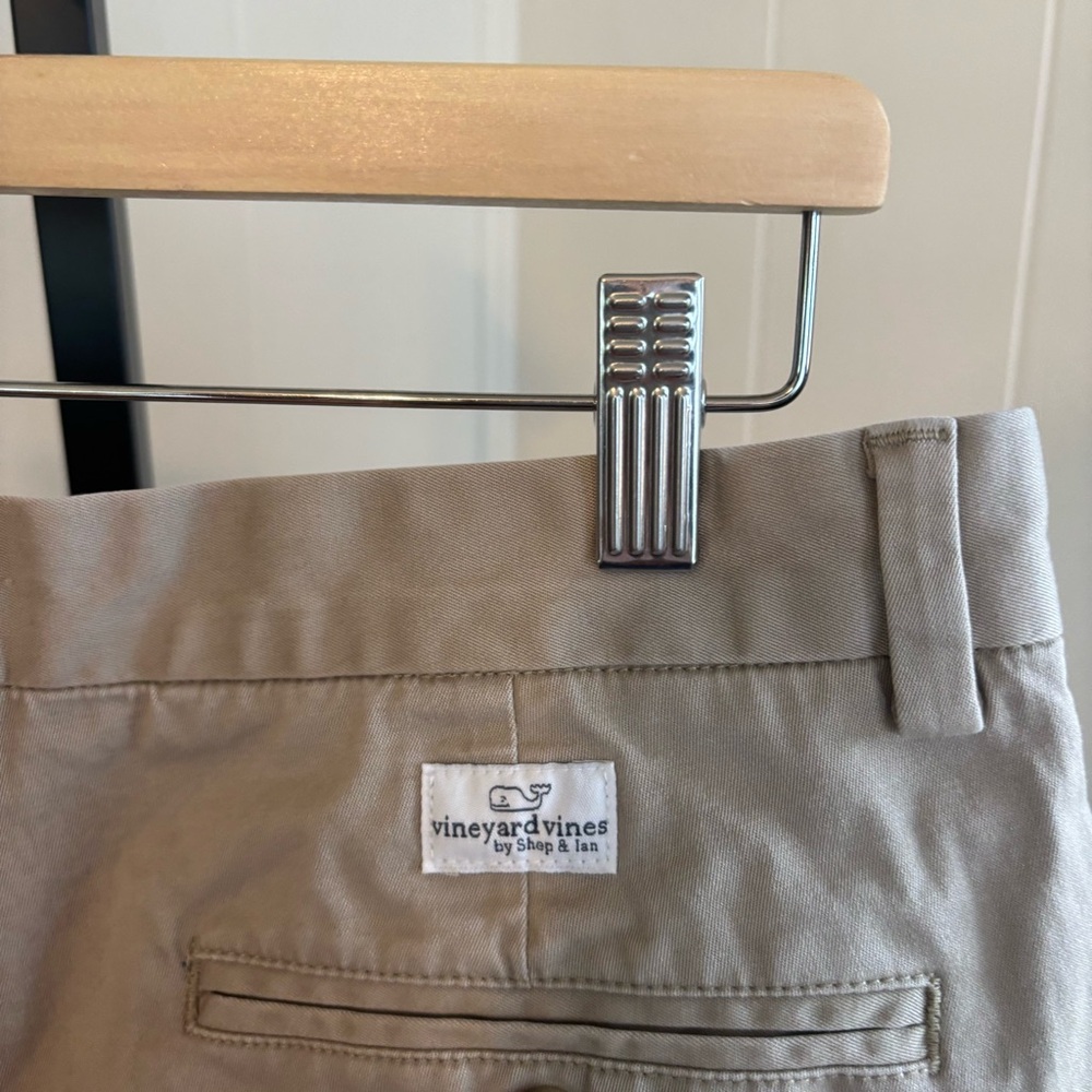 Vineyard Vines Mens 30x9 Tan Chino Breaker Shorts Cotton Flex Blend Coastal Prep